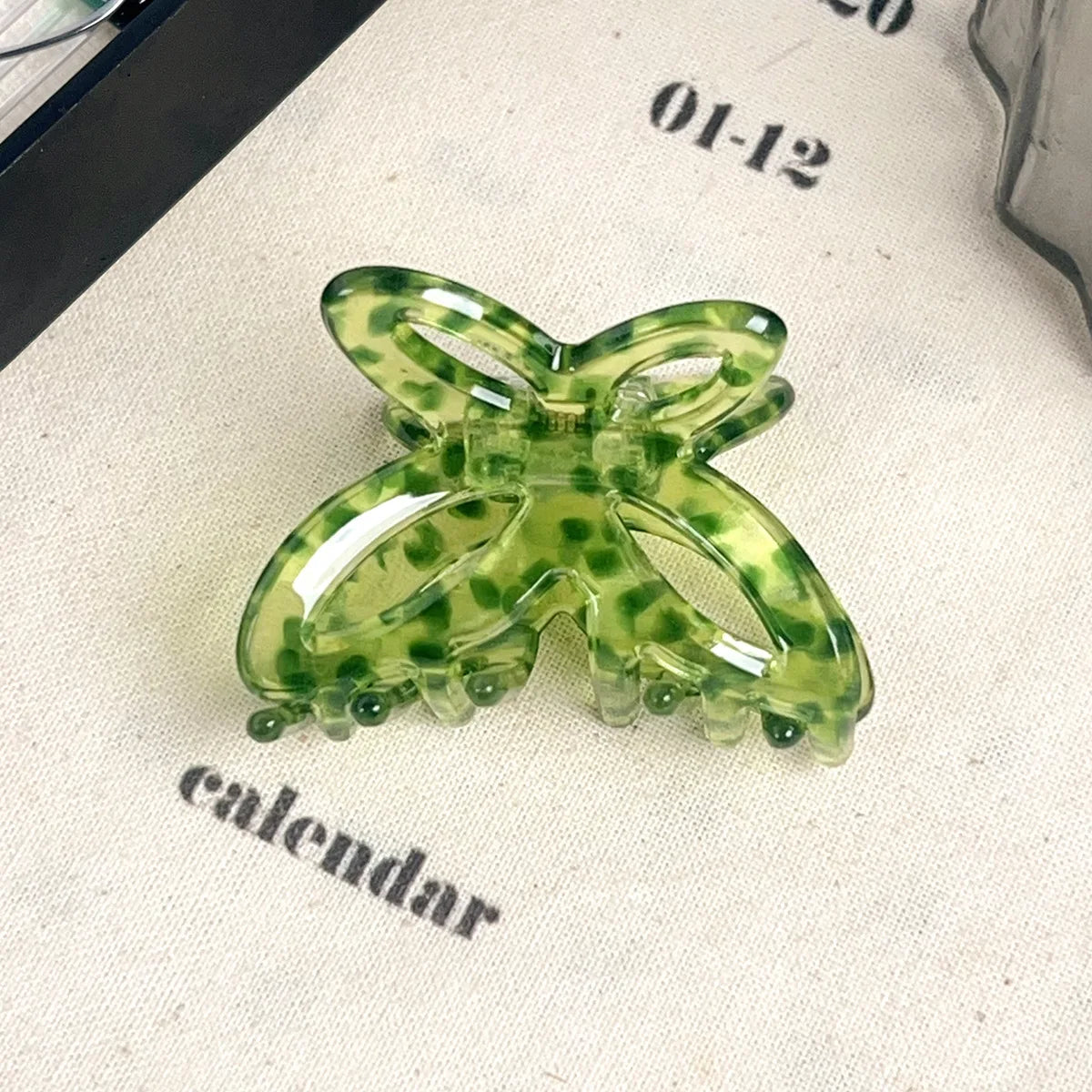 Small Butterfly Beautiful Hollow Butterfly Knot Hair Clip At The Nape of The Head Hair Clip Shark Clip Hair Accessory for Women