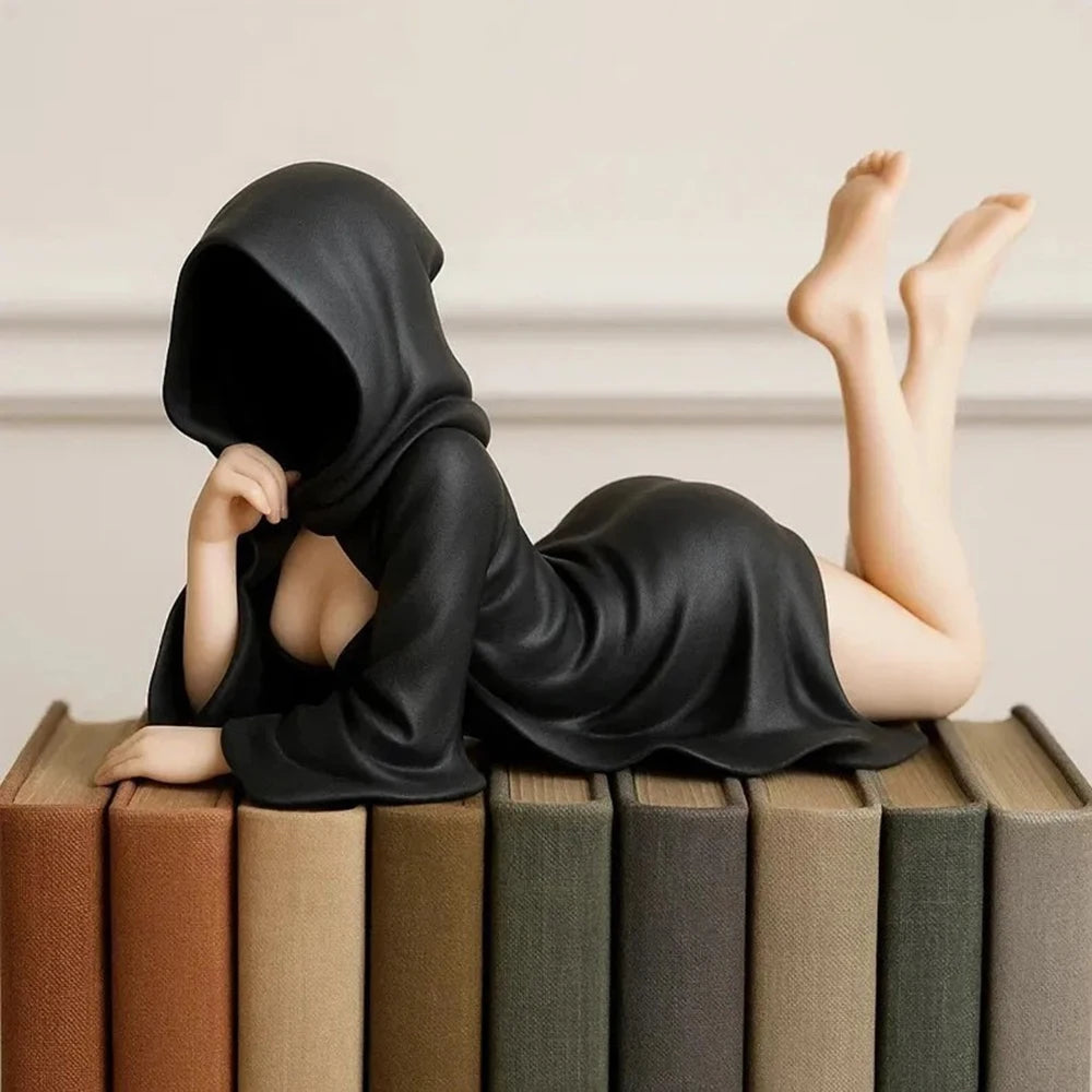 10cm Black Robe Women Mysterious Statue Bookshelf Decor Resin Statue Gothic Room Elegant Queen Figure Sitting Spooky Sculpture