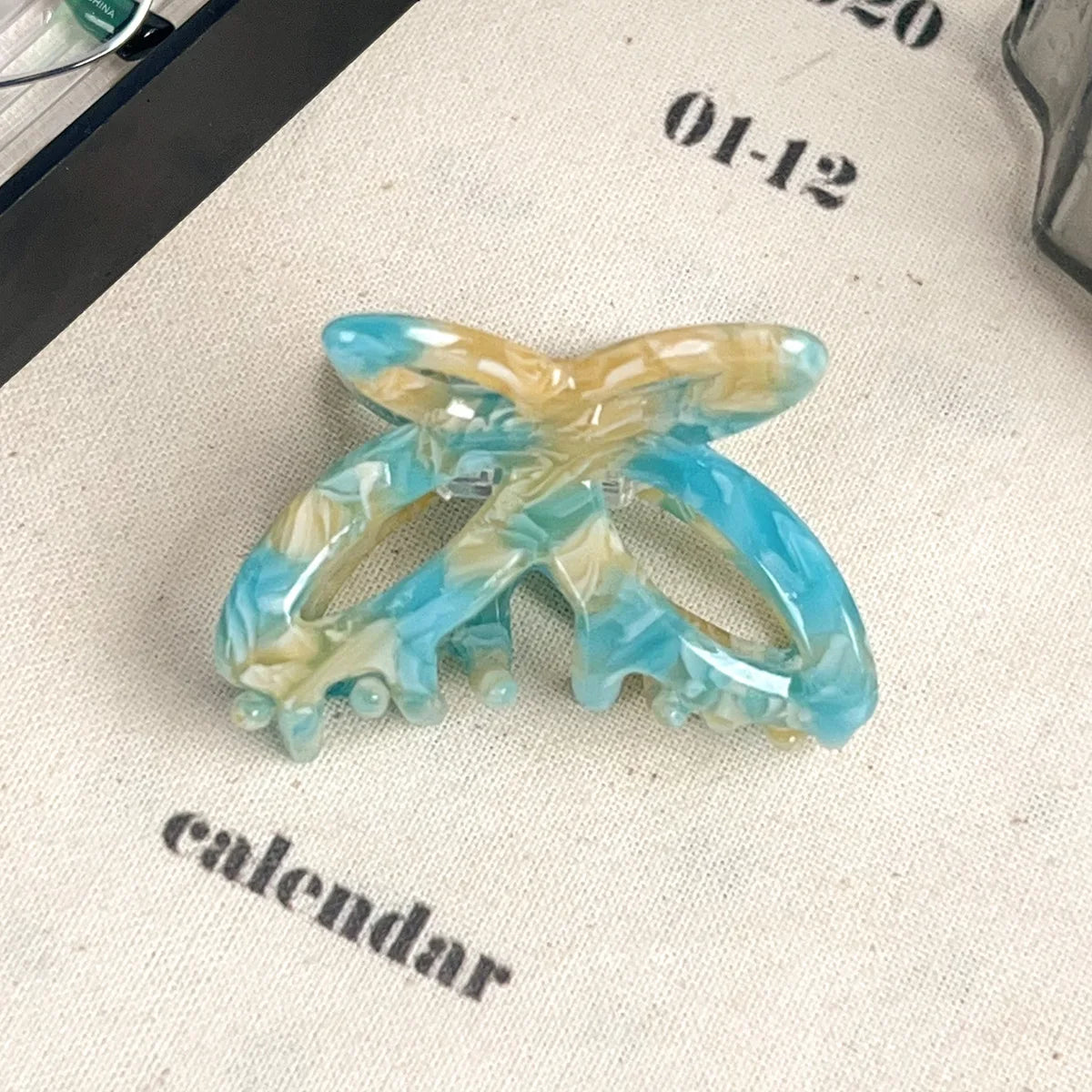 Small Butterfly Beautiful Hollow Butterfly Knot Hair Clip At The Nape of The Head Hair Clip Shark Clip Hair Accessory for Women