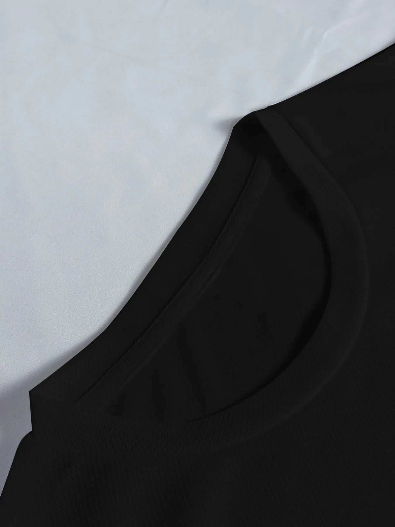 Men's new artistic letter printed T-shirt for summer comfort round neck solid color short sleeved top