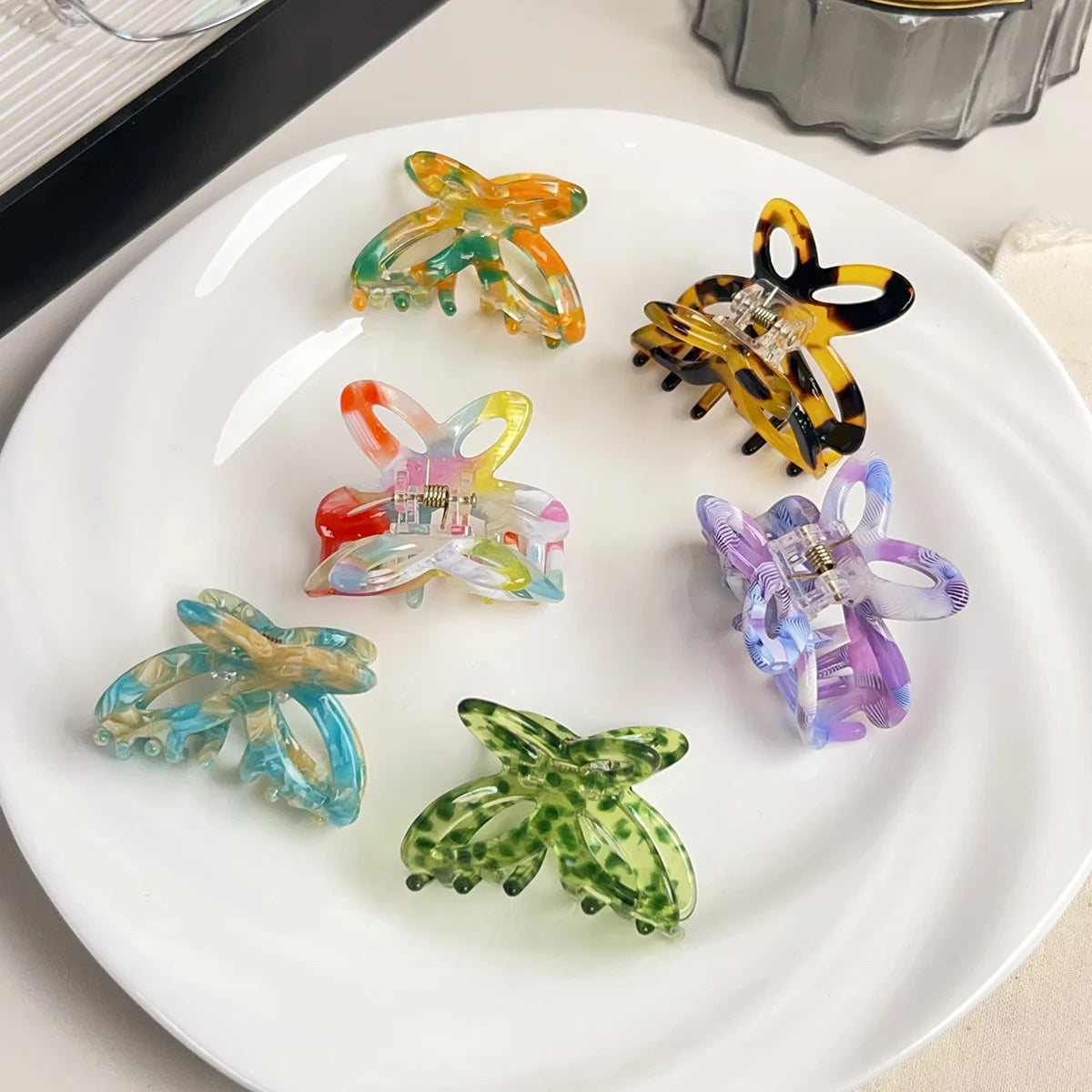 Small Butterfly Beautiful Hollow Butterfly Knot Hair Clip At The Nape of The Head Hair Clip Shark Clip Hair Accessory for Women
