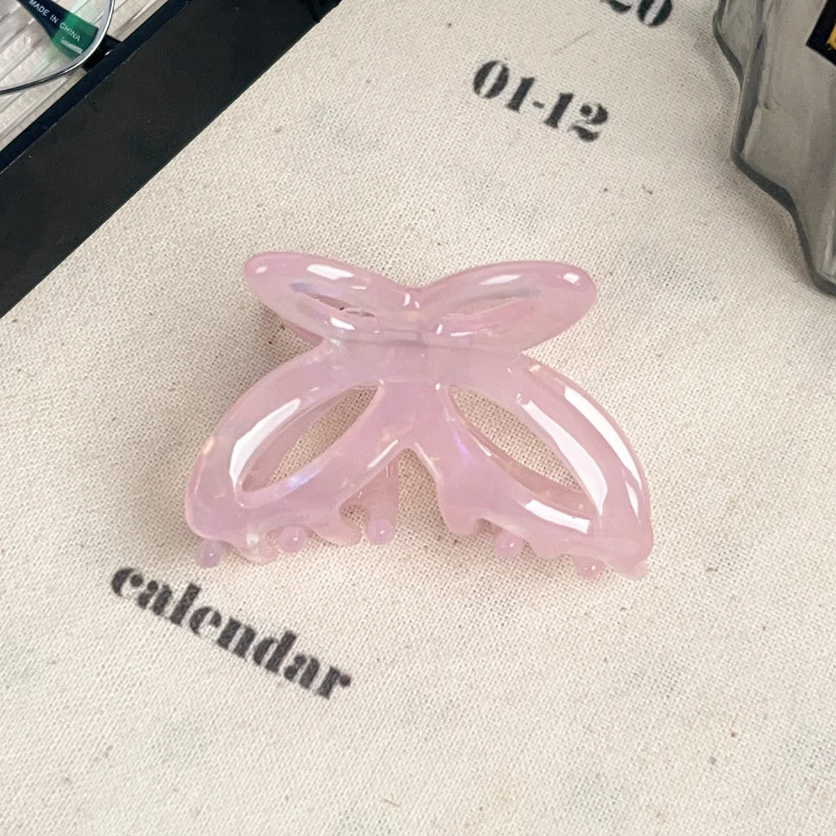 Small Butterfly Beautiful Hollow Butterfly Knot Hair Clip At The Nape of The Head Hair Clip Shark Clip Hair Accessory for Women