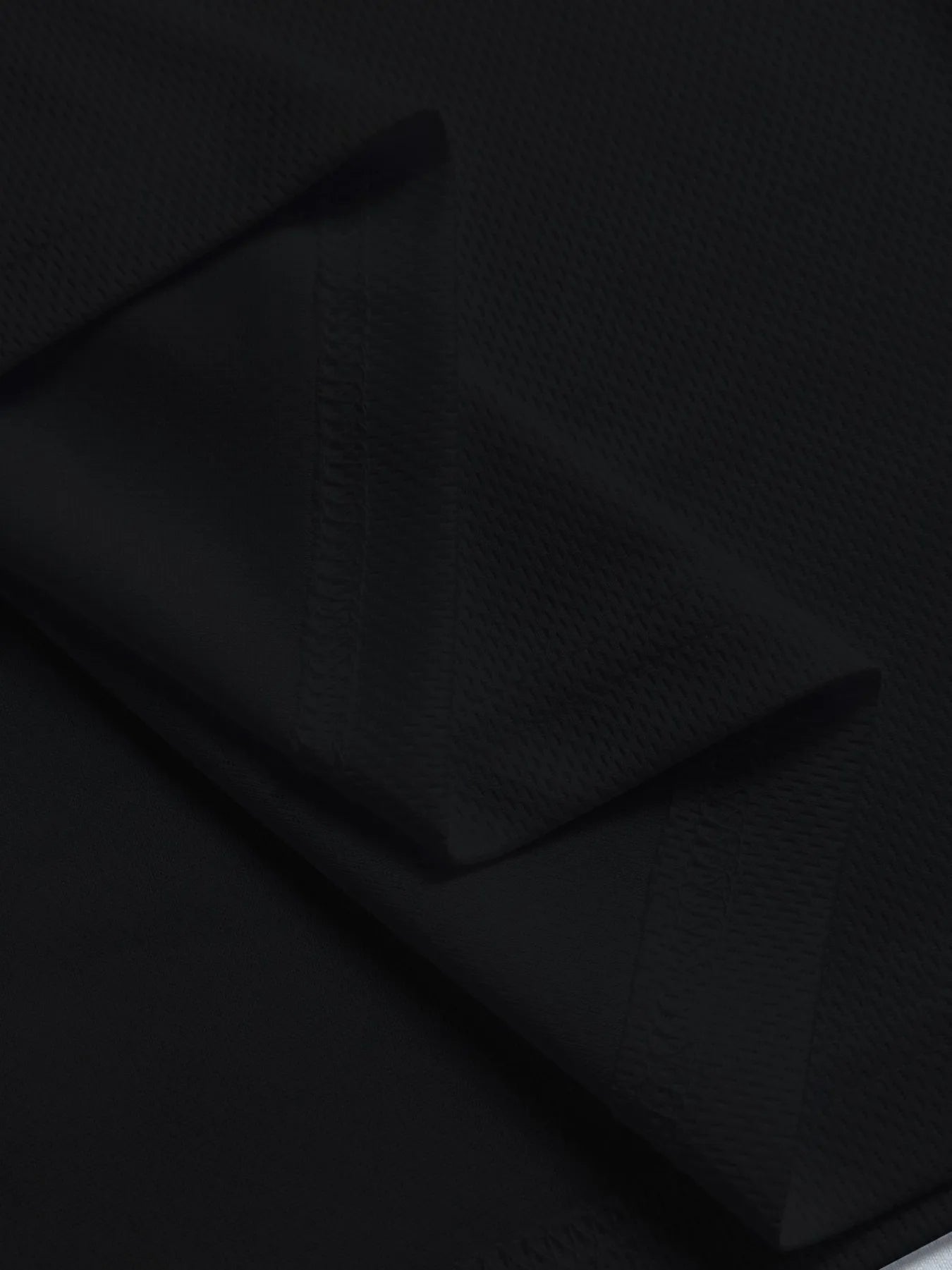 Men's new artistic letter printed T-shirt for summer comfort round neck solid color short sleeved top