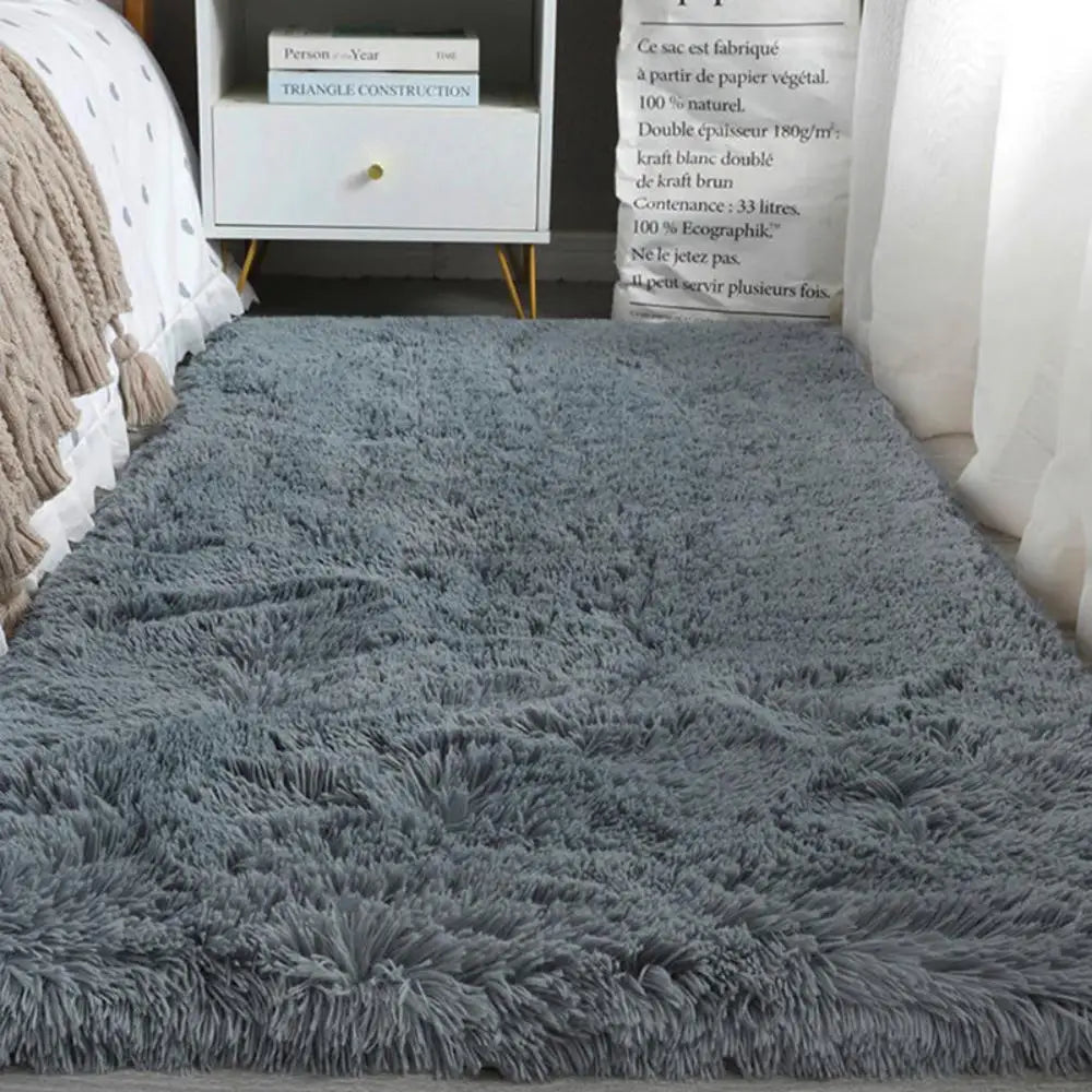 VIKAMA Silk and Wool Carpet, Solid Color, Simple Style, Suitable for Home Bedrooms, Bedside Rug, Dirt-resistant and Warm.