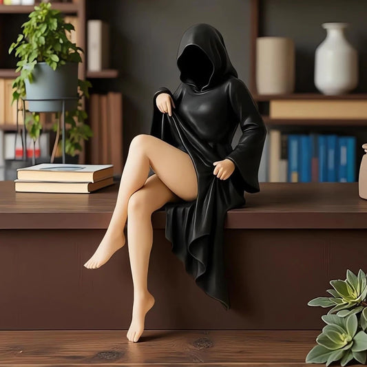10cm Black Robe Women Mysterious Statue Bookshelf Decor Resin Statue Gothic Room Elegant Queen Figure Sitting Spooky Sculpture